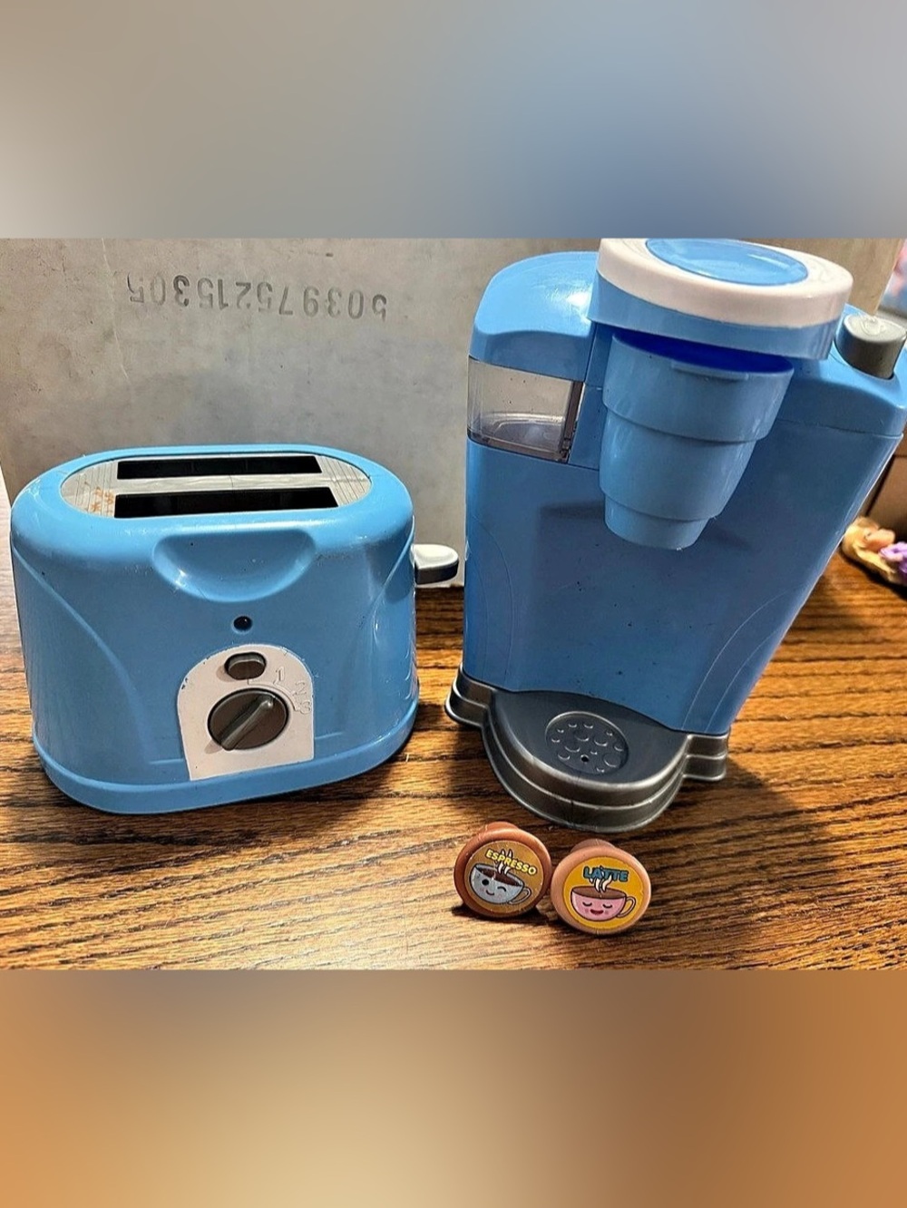 Blue Pretend play
Kitchen toaster & coffee machine Appliance Set